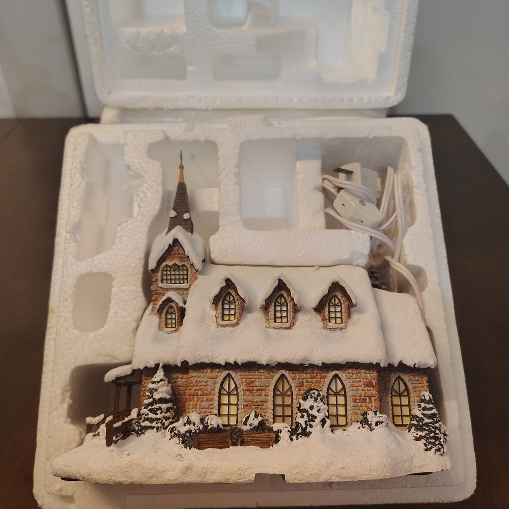 Thomas Kinkade's Hawthorne Village "Light of Hope Church"